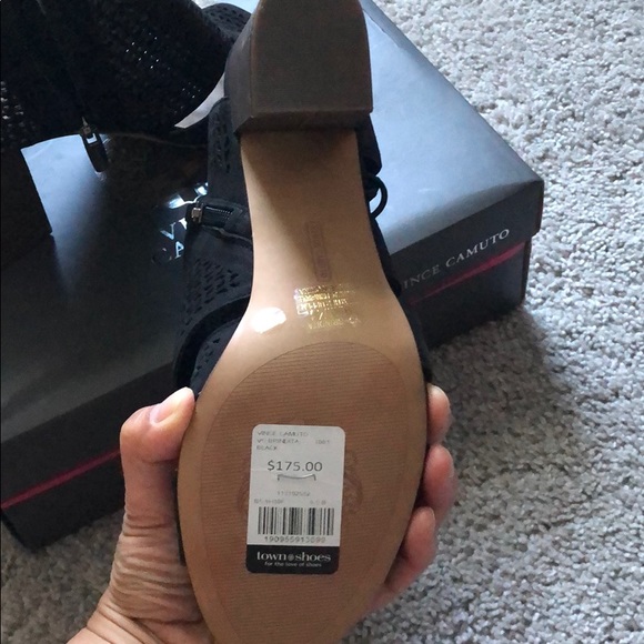 Vince Camuto - Picture 2 of 4